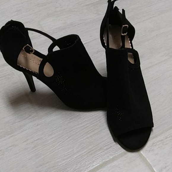 Shoes - Picture 2 of 5